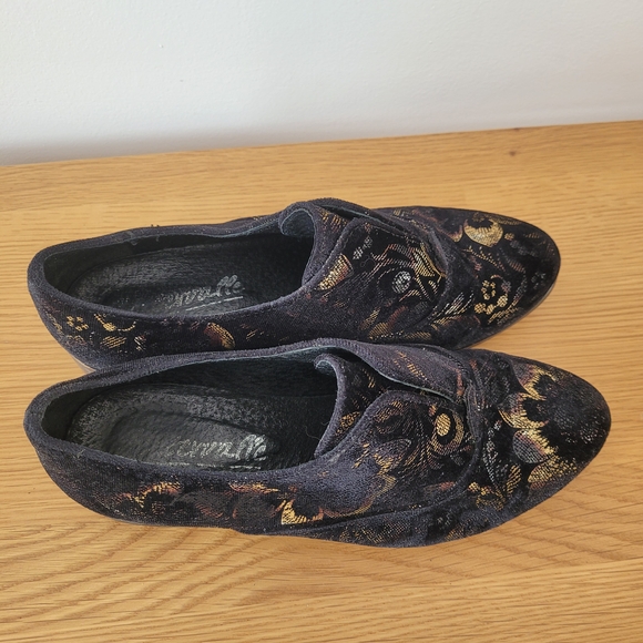 L'INTERVALLE Floral Loafers Oxford Shoes Size 37 US 6.5 Jacquard Black Velvet - Picture 2 of 9